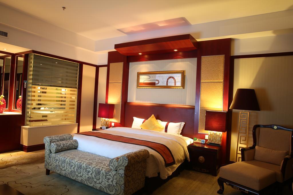 Grand Soluxe Hotel Dunhuang Exterior photo