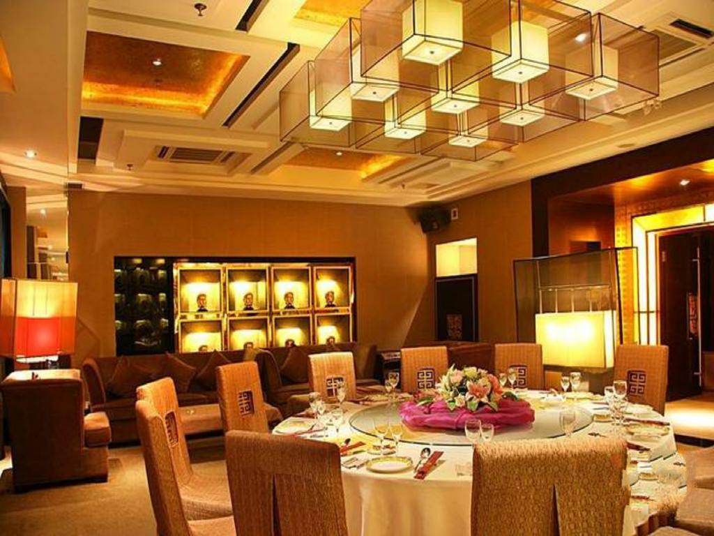 Grand Soluxe Hotel Dunhuang Exterior photo